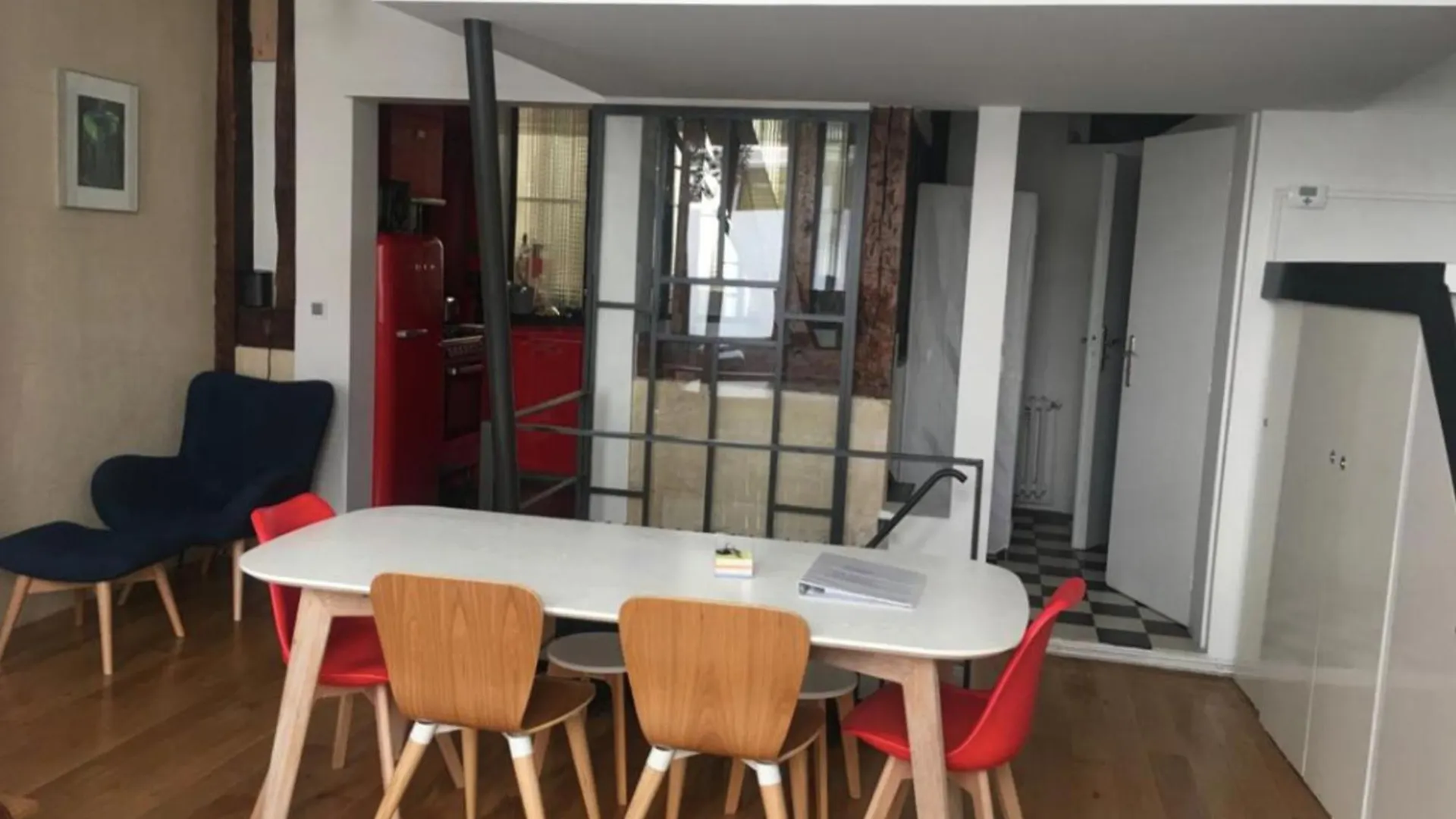 70M2 Loft In The 10Th Arrondissement contacts
